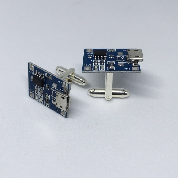 Circuit board cufflinks - Picture 3 of 4